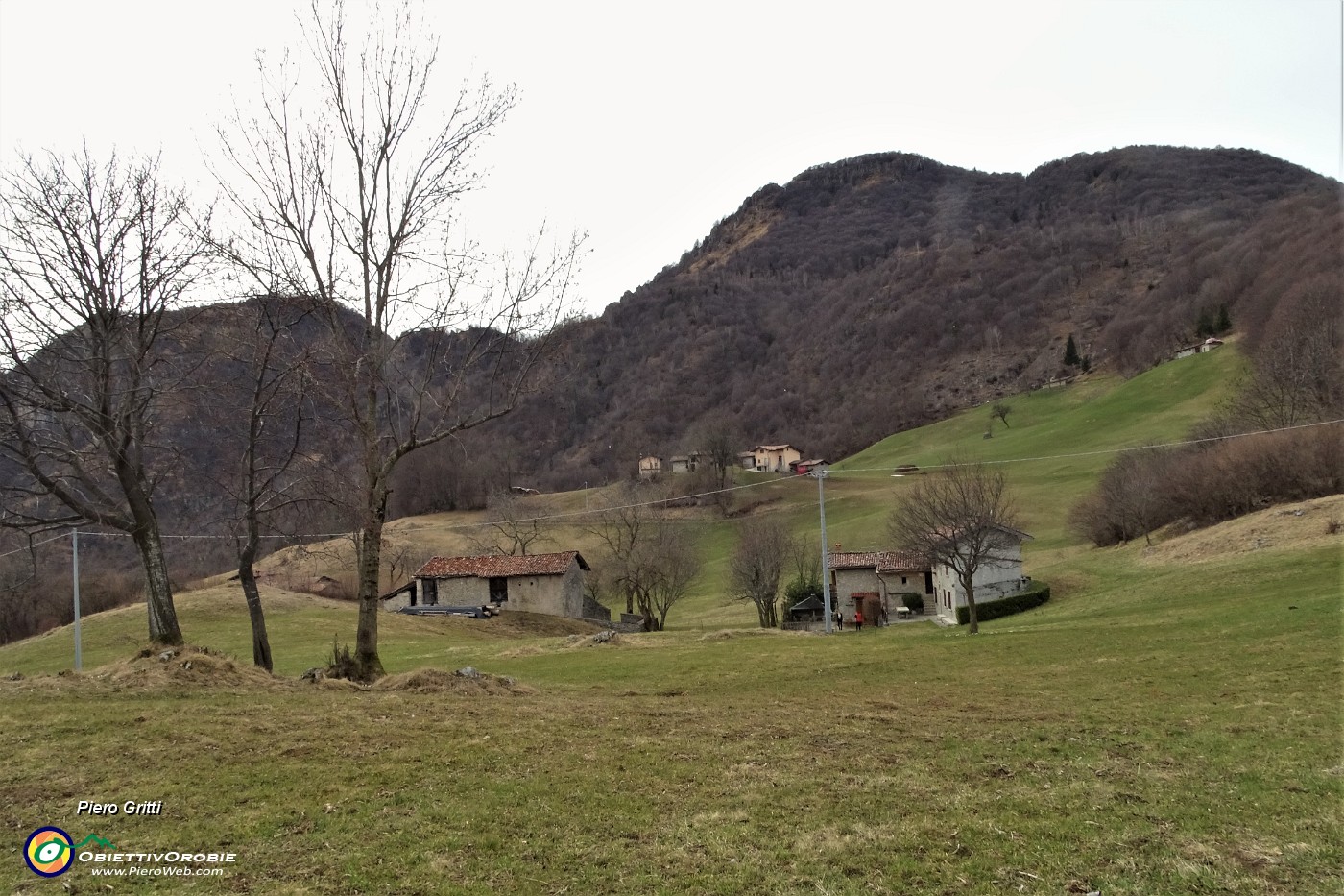 78 In primo piano la Cascina Tasi, alle spalle Piazzanelli-Manzu.JPG